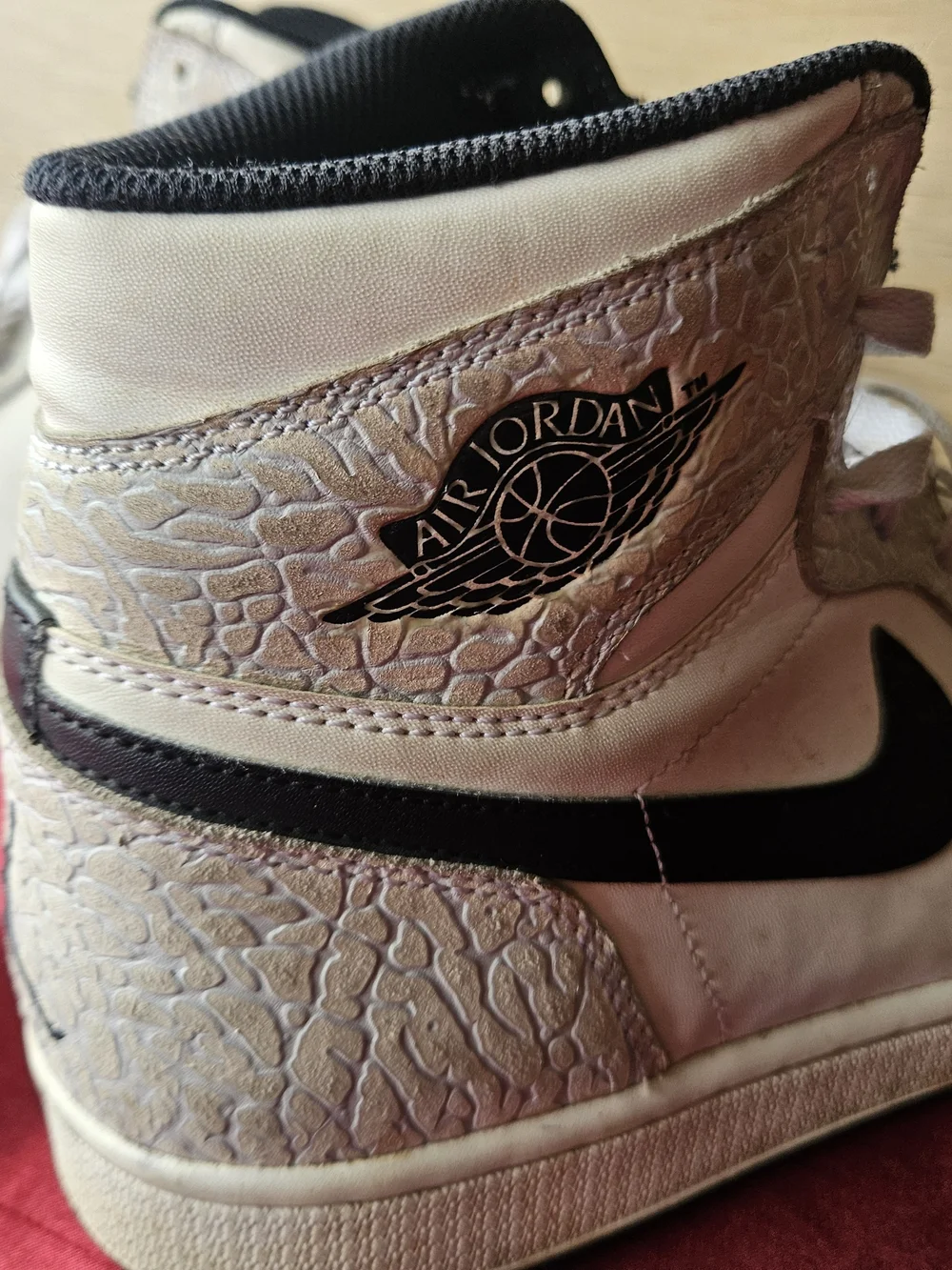 Air Jordan 1 Retro High Top White Elephant Print Adult 11 Shoes Sneakers RARE!